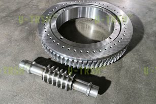 重型自動(dòng)化旋轉(zhuǎn)設(shè)備專用回轉(zhuǎn)驅(qū)動(dòng)解決方案